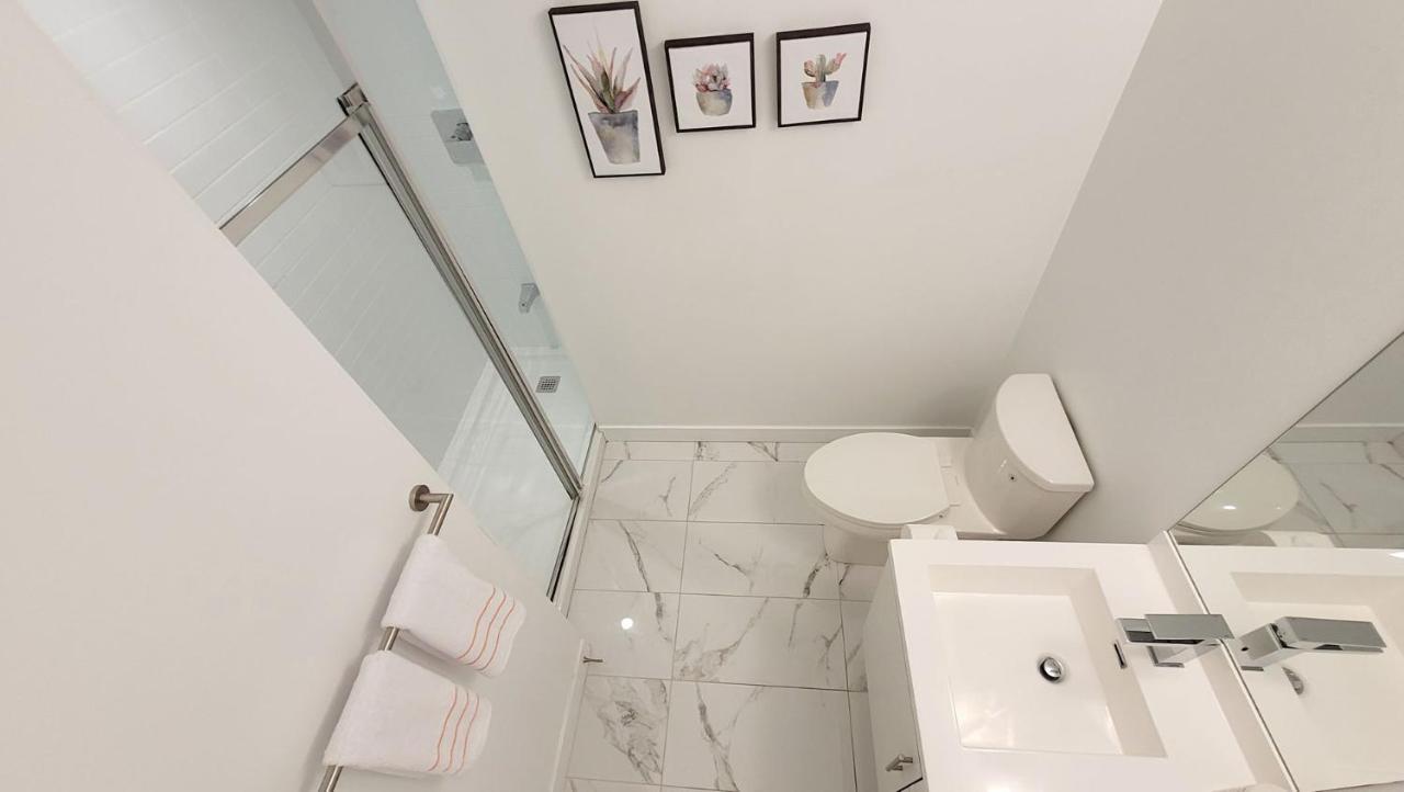 Lovely 3 Bedrooms In University Of Торонто Екстериор снимка