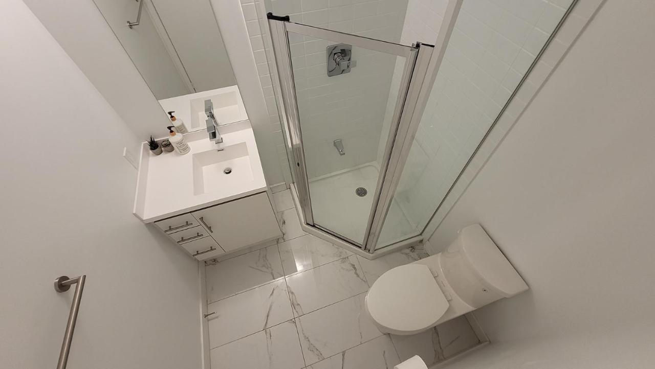 Lovely 3 Bedrooms In University Of Торонто Екстериор снимка